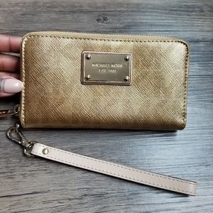 Michael Kors Wristlet Wallet